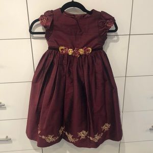 Beautiful raw silk burgundy free w flower detail